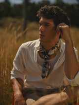 wax london men's Sloane - Navy And Ecru Painted Flower Neck Scarf