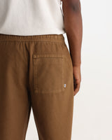 KURT TROUSER - L28 ORGANIC CTTN TWILL DARK TAN