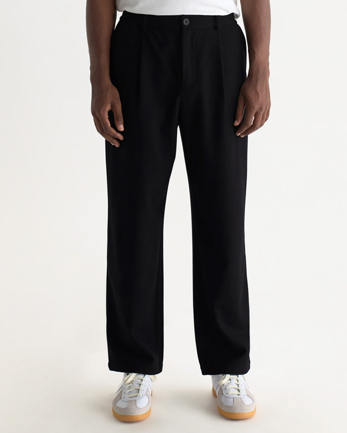 Straight-Leg Fit