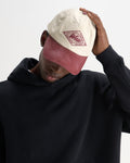 SPENCER SPORTS CAP TWILL DIAMOND BADGE ECRU / BURGUNDY