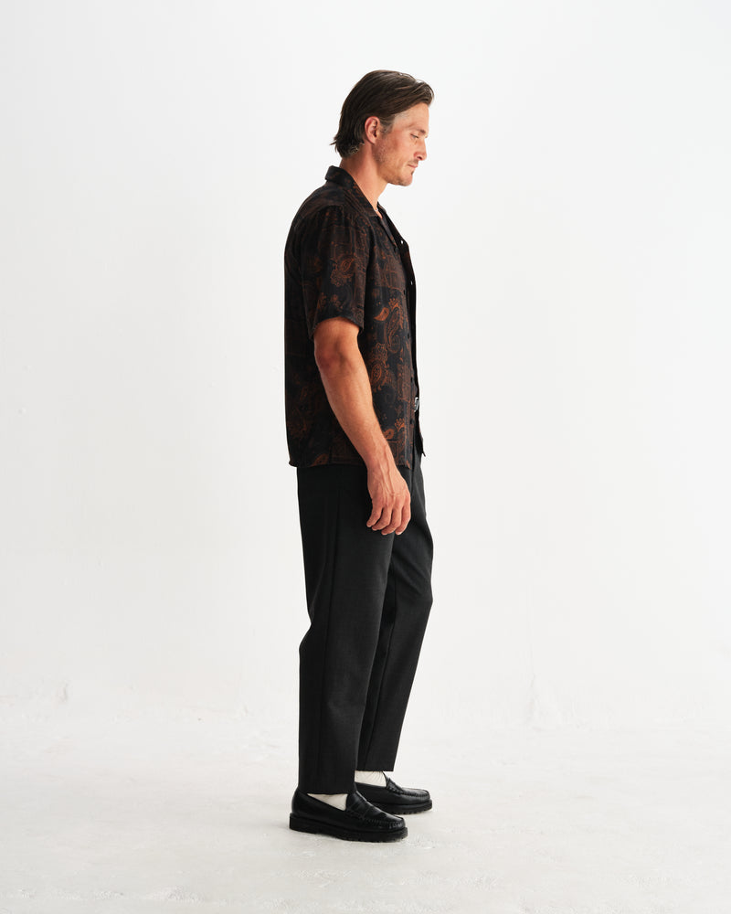 wax london men's Didcot - Black And Brown Paisley Short-Sleeve Shirt