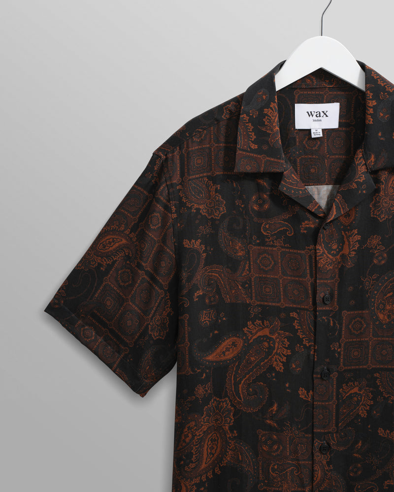 wax london men's Didcot - Black And Brown Paisley Short-Sleeve Shirt