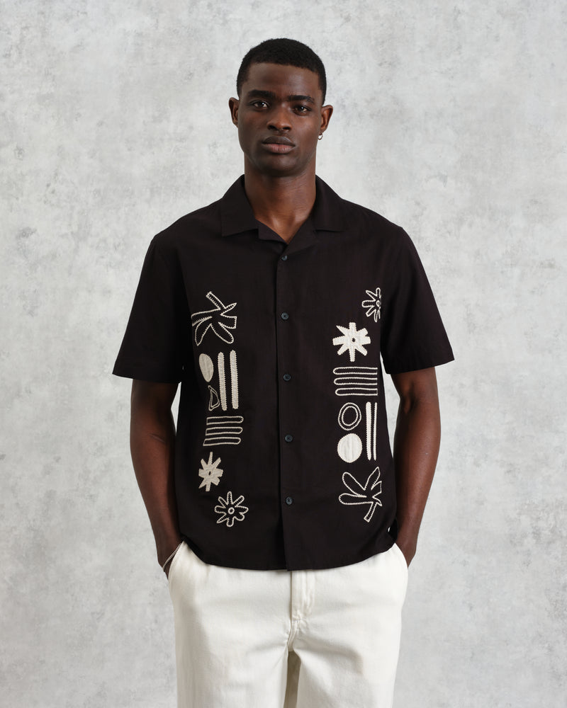wax london Didcot - Black And Ecru Abstract Appliqué Short-Sleeve Shirt