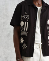 wax london Didcot - Black And Ecru Abstract Appliqué Short-Sleeve Shirt