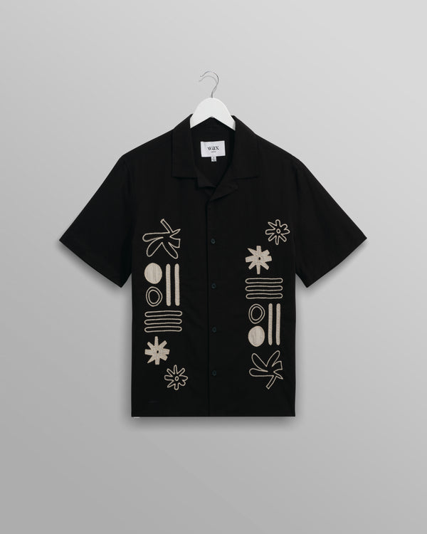 wax london Didcot - Black And Ecru Abstract Appliqué Short-Sleeve Shirt
