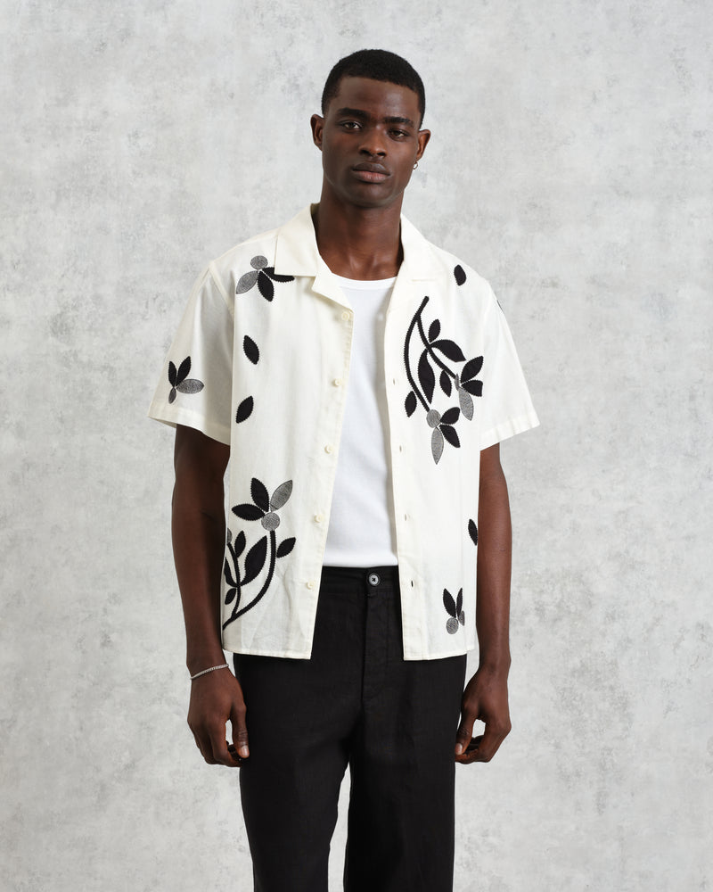wax london Didcot - Ecru And Black Bloom Appliqué Short-Sleeve Shirt