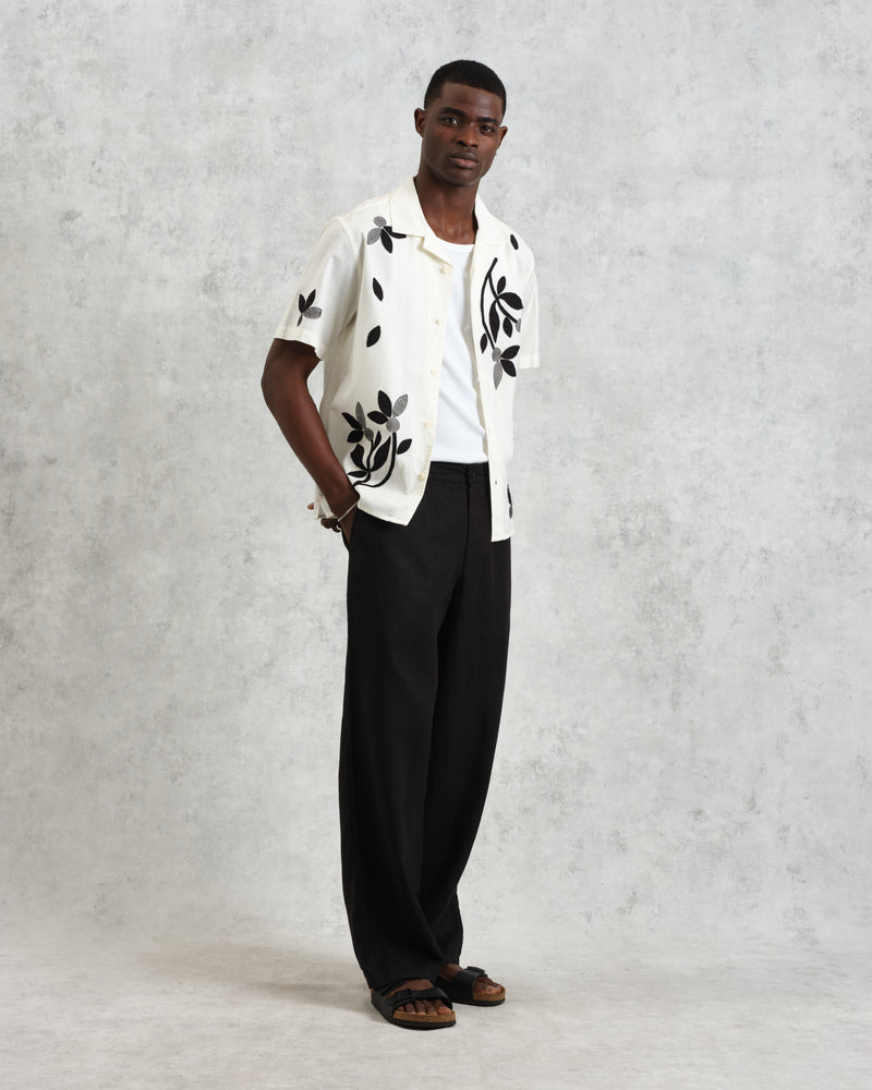 wax london Didcot - Ecru And Black Bloom Appliqué Short-Sleeve Shirt
