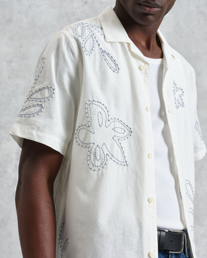 wax london men's Didcot - Ecru Floral Embroidered Short-Sleeve Shirt