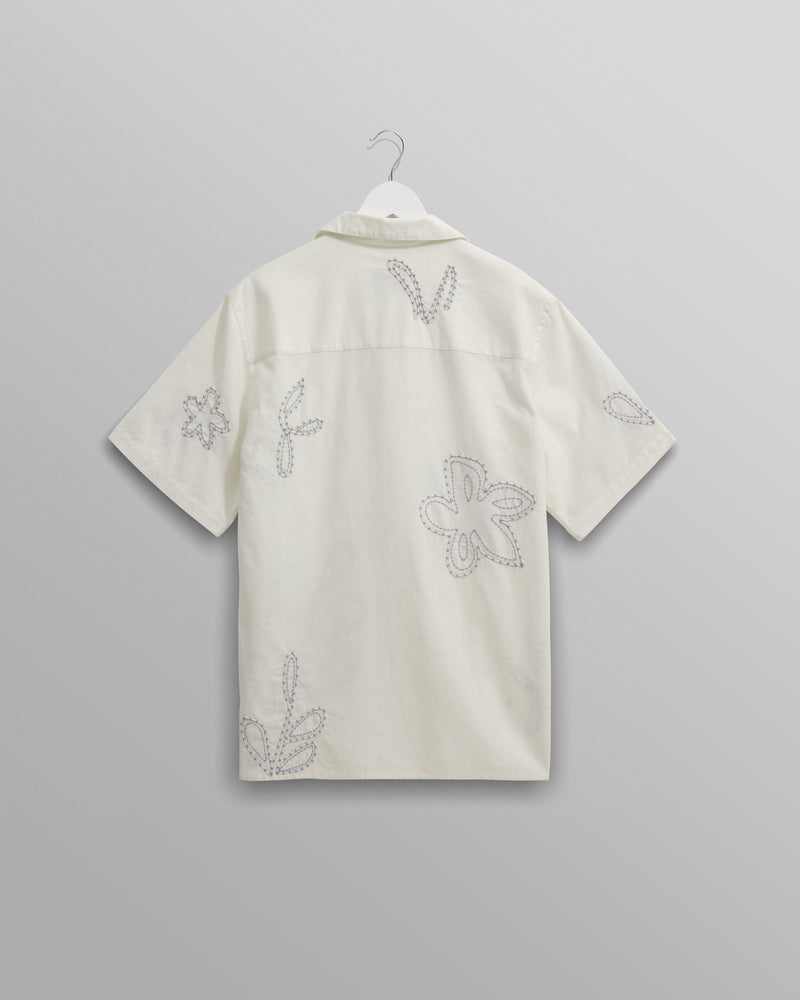 wax london men's Didcot - Ecru Floral Embroidered Short-Sleeve Shirt