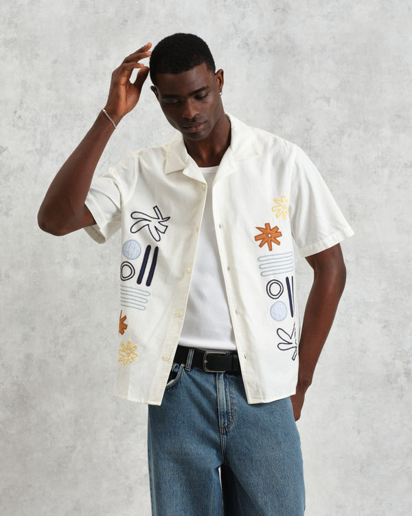 wax london men's Didcot - Ecru And Multicolour Abstract Appliqué Short-Sleeve Shirt