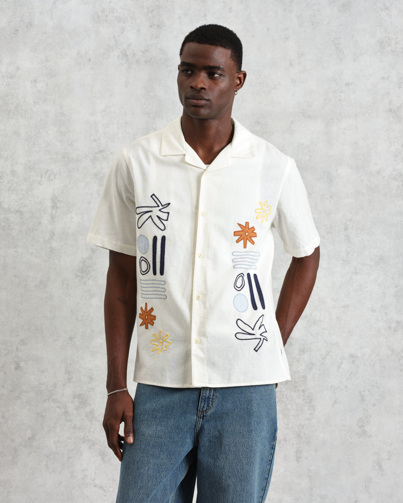 wax london Didcot - Ecru And Multicolour Abstract Appliqué Short-Sleeve Shirt