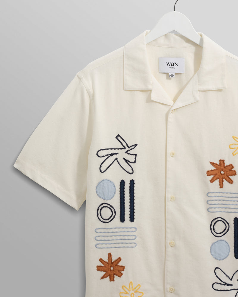 wax london Didcot - Ecru And Multicolour Abstract Appliqué Short-Sleeve Shirt