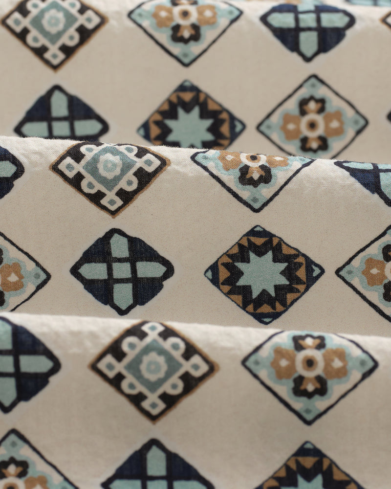 wax london Didcot - Ecru And Multicolour Geometric Tile Seersucker Short-Sleeve Shirt