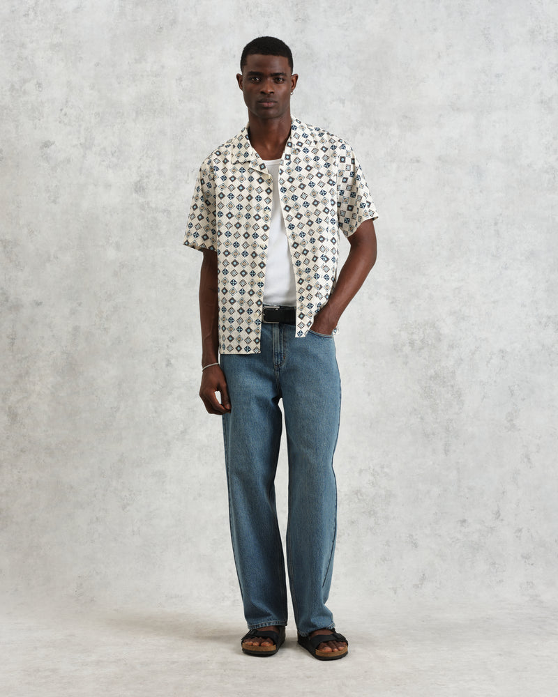 wax london Didcot - Ecru And Multicolour Geometric Tile Seersucker Short-Sleeve Shirt