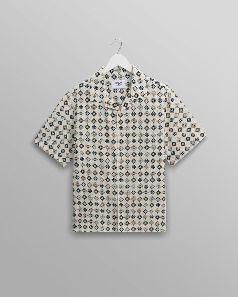 wax london Didcot - Ecru And Multicolour Geometric Tile Seersucker Short-Sleeve Shirt