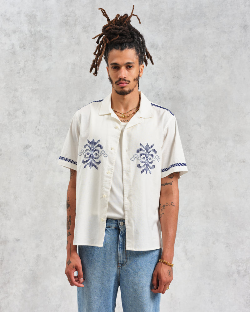 wax london Didcot - Ecru Tablecloth Motif Embroidered Short-Sleeve Shirt