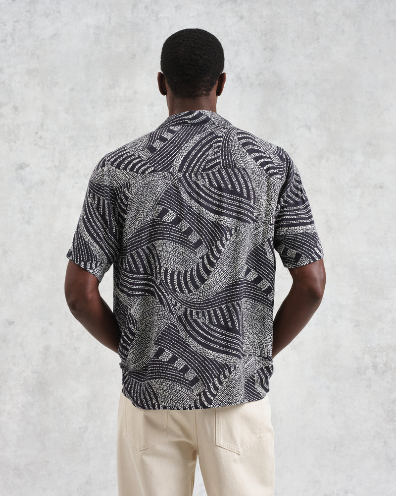 wax london Didcot - Navy And Ecru Abstract Print Short-Sleeve Shirt