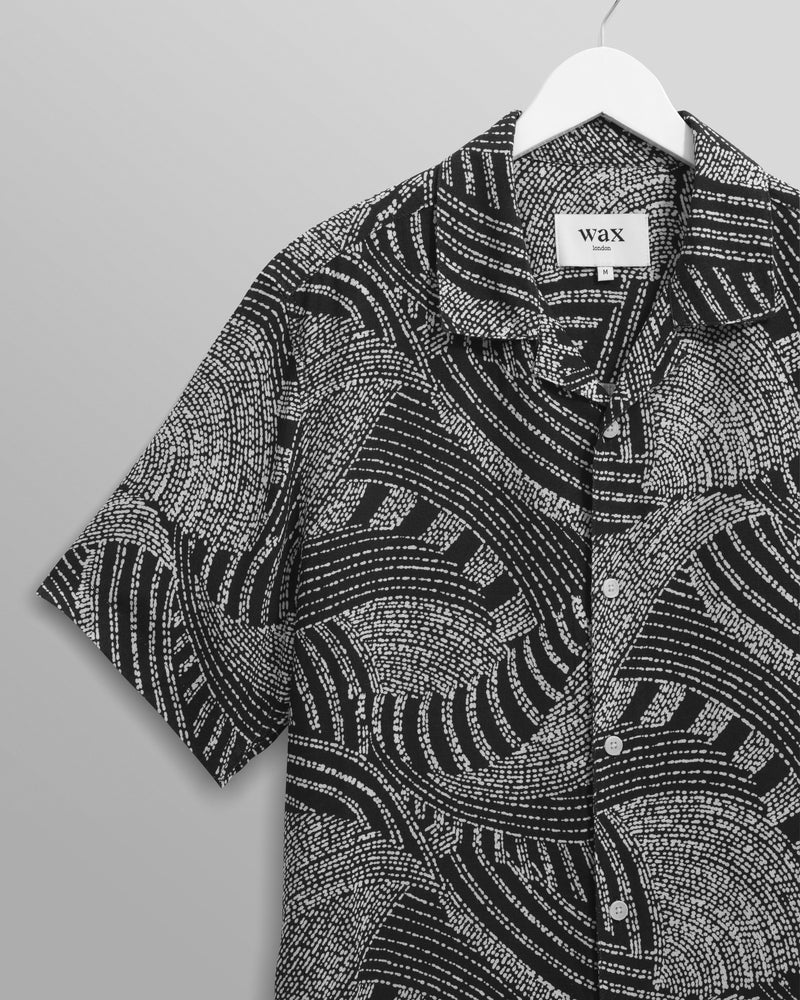 wax london Didcot - Navy And Ecru Abstract Print Short-Sleeve Shirt