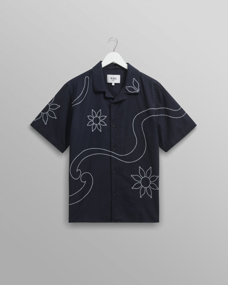 wax london Didcot - Navy Bold Floral Embroidered Short-Sleeve Shirt