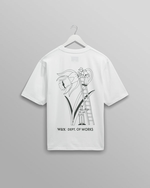 wax london men's Milton - White Daffodil Graphic Organic Cotton T-Shirt