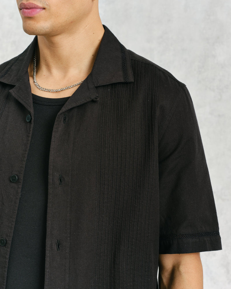 wax london Newton Shirt Black Pintuck